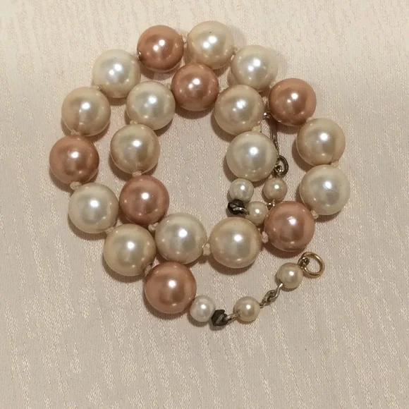 Vintage 60’s Beige Faux 11 mm Choker Necklace
